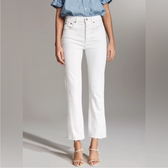 SOLD // Aritzia Denim Forum The Bailey High Rise Crop Flare White Size 25 #73271 - Picture 10 of 10